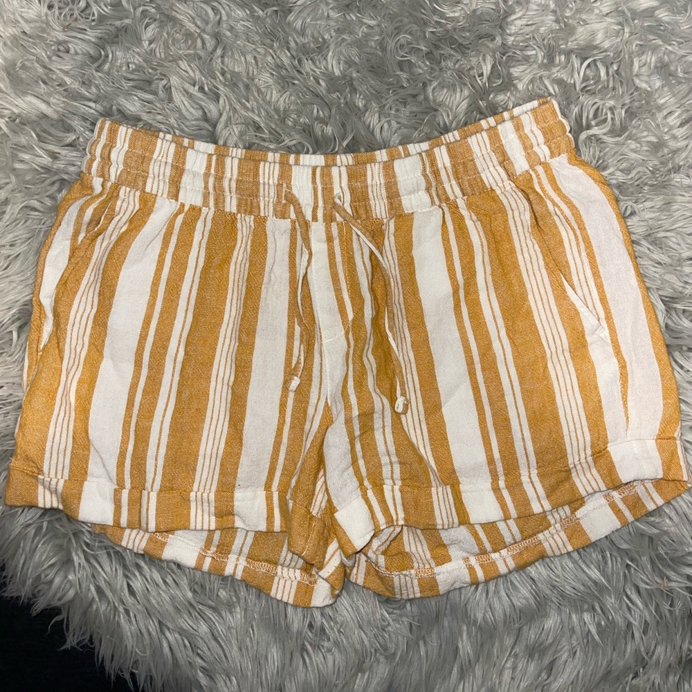 Old Navy. Railroad-Stripe Linen-Blend Shorts. Medium